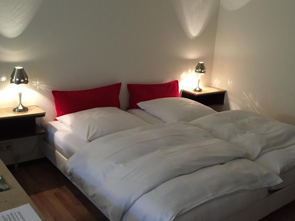Haus Litzbruck Hotell Düsseldorf Rum bild