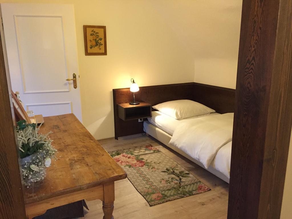 Haus Litzbruck Hotell Düsseldorf Exteriör bild