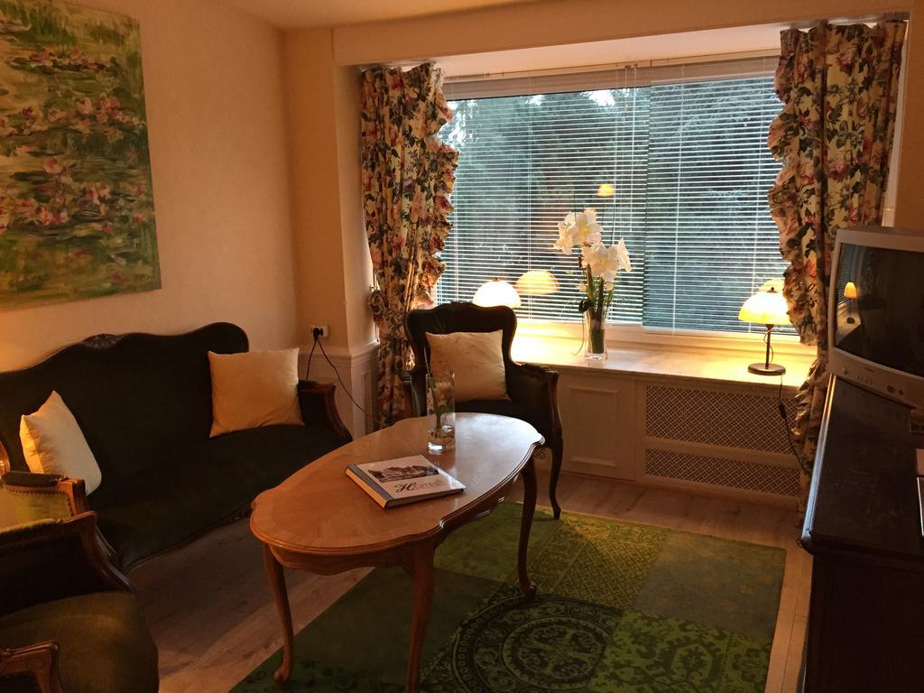Haus Litzbruck Hotell Düsseldorf Exteriör bild